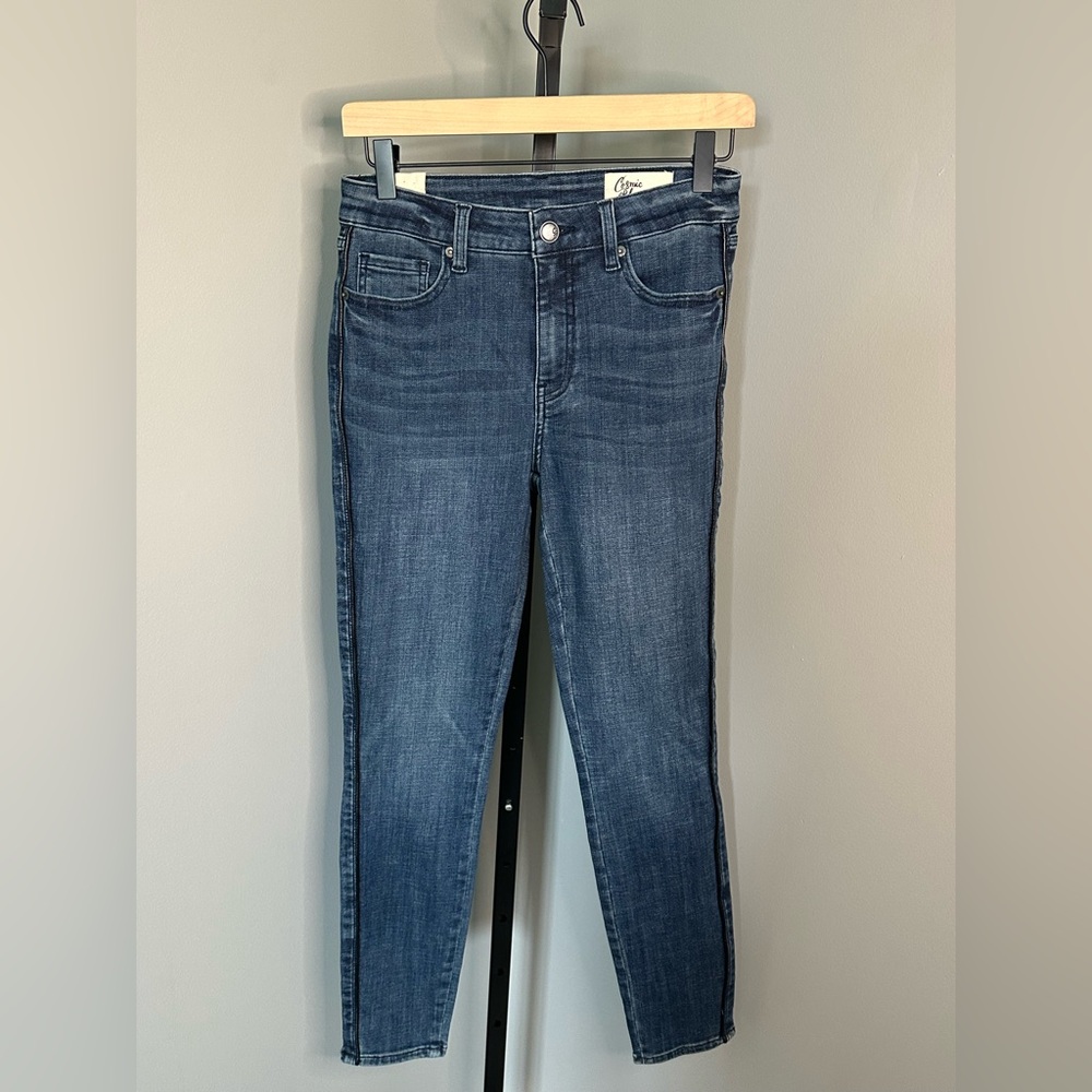 Cosmic Blue Love Women's Crop Jeans Dark Wash Size 27 NWT‎